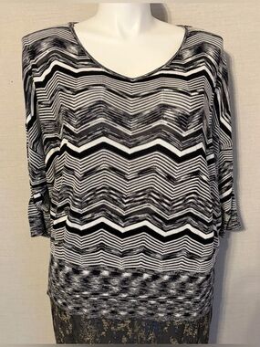 Women's Size 22/24 Lane Bryant Chevron Knit V-Neck Top